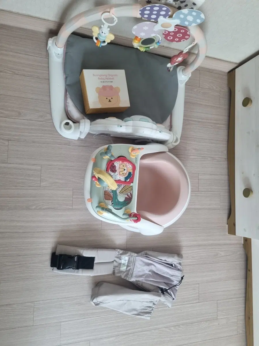 아기끼 아기머리보호헬멧 엑서쏘서점퍼루 범퍼의자 모빌