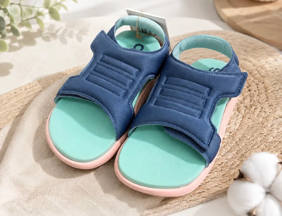 새상품 아디다스 키즈 벨크로 시원한 어린이 샌들 190 (택O)
