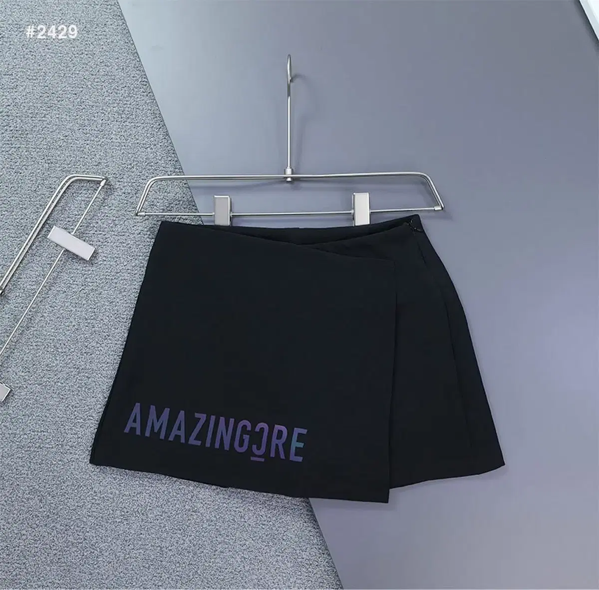 [AMAZING CRE] 어메이징크리 이니셜 플리츠 스커트