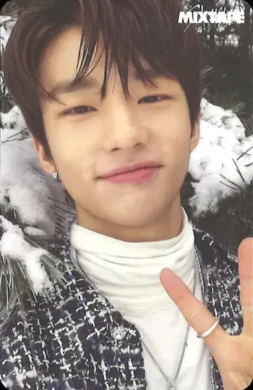 Stray Kids 현진 MIXTAPE 트레이딩 카드 셀카
