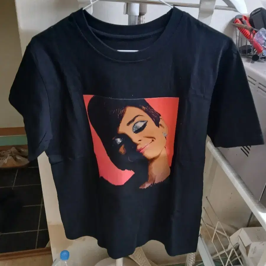 오드리 헵번 블랙 반팔 티셔츠
