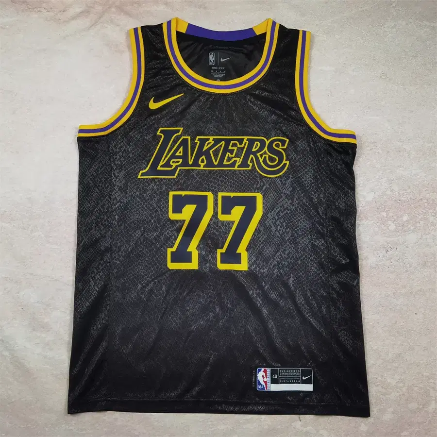 루카.동치치 NBA LA 레이커스 77호 블랙 뱀피 농구복 핫픽스