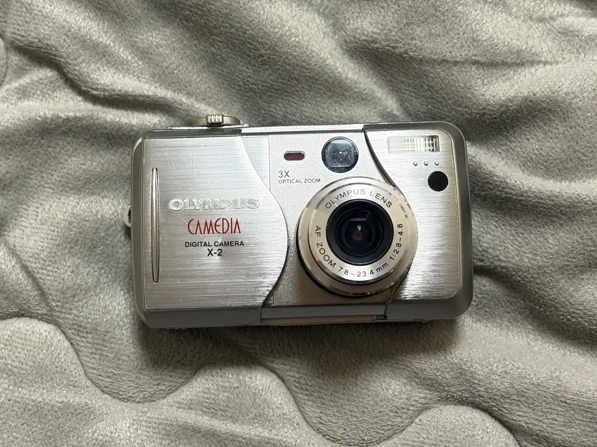 OLYMPUS CAMEDIA X-2