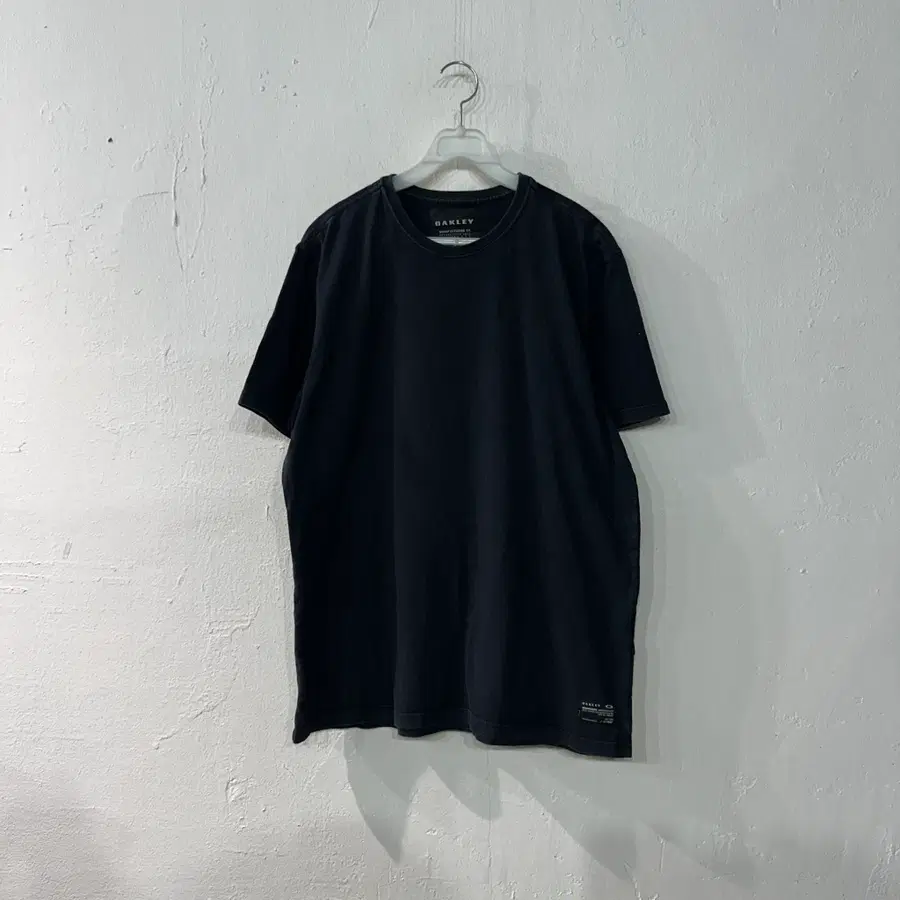 오클리 반팔티 M