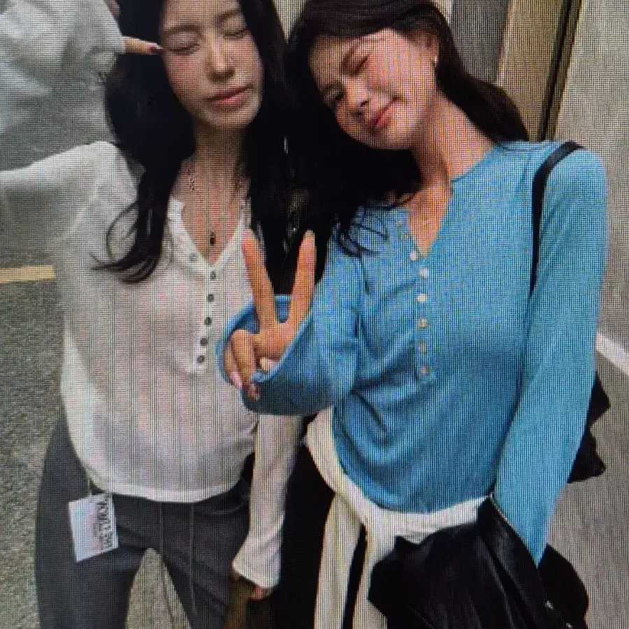 (해외배송)브이넥 단추 긴팔티 여러색상