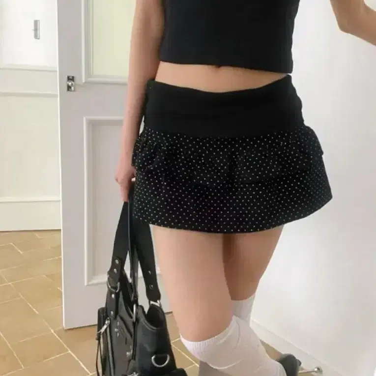 프릴 도트 스커트 블랙