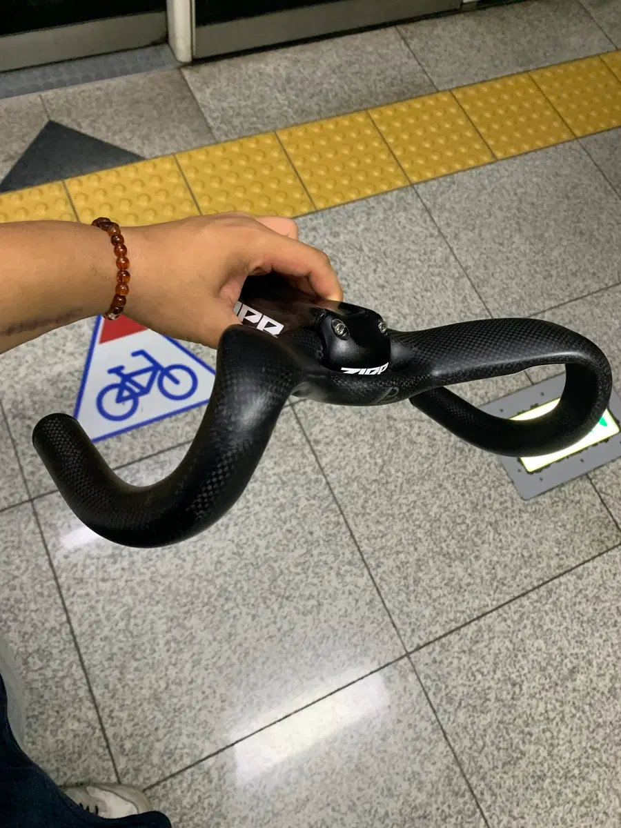 알리 발루고 트랙바 교신