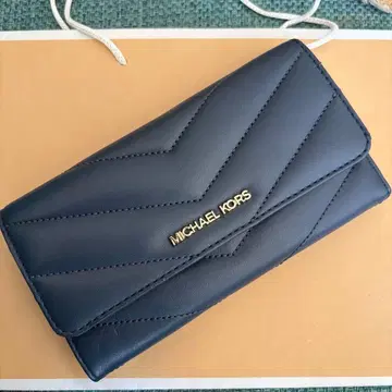 MICHAEL KORS 퀼팅 장지갑 네이비 골드 여성용