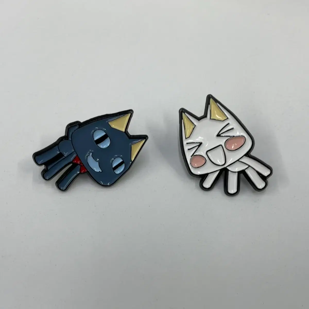 고전 도코데모잇쇼 토로 고양이 핀뱃지 2종 세트