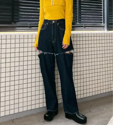 MOUSSY 컷 아웃 데님 팬츠 원 워시