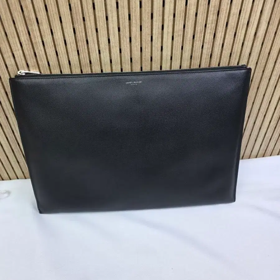 생로랑 도큐먼트 라지 클러치백 블랙 375950