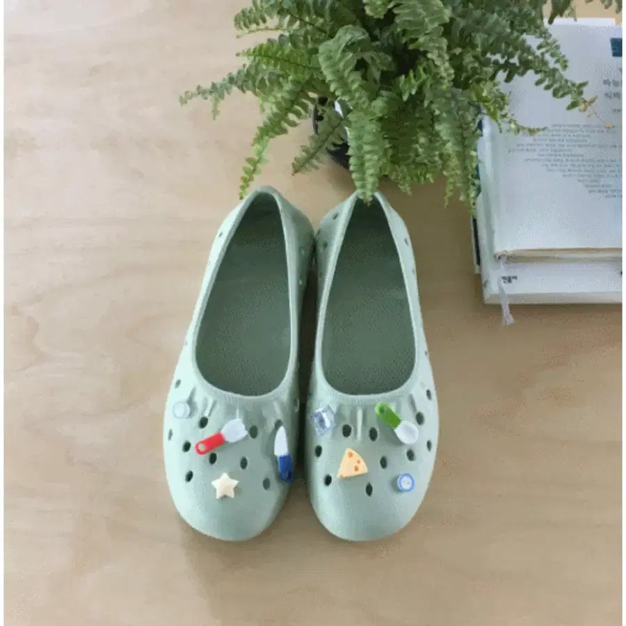 크림뮤지엄 와사비 젤리 아쿠아슈즈