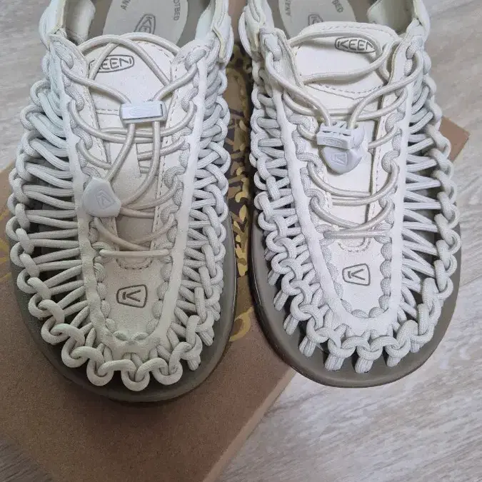 keen 킨 유니크 샌들 235