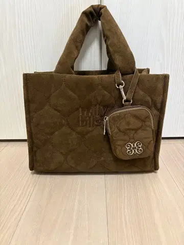mily bilet 퀼팅 토트백 브라운