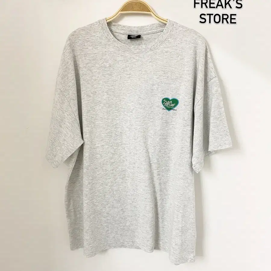 FREAKS STORE 프린팅 그레이 반팔 티셔츠