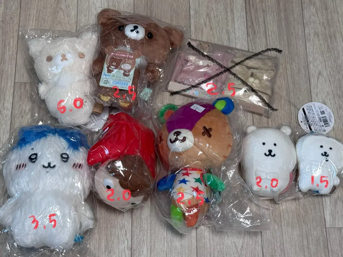 챠이로이코구마 농담곰 하치와레 포뇨 동물의숲 산리오 인형 옷 헬로키티 시나모롤 포챠코 판매