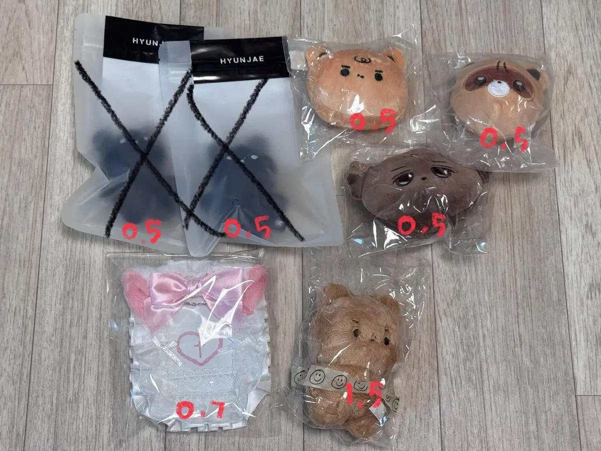 더보이즈 현재 선우 달곰이 스트레스 볼 말랑이 인형 포카 홀더 판매