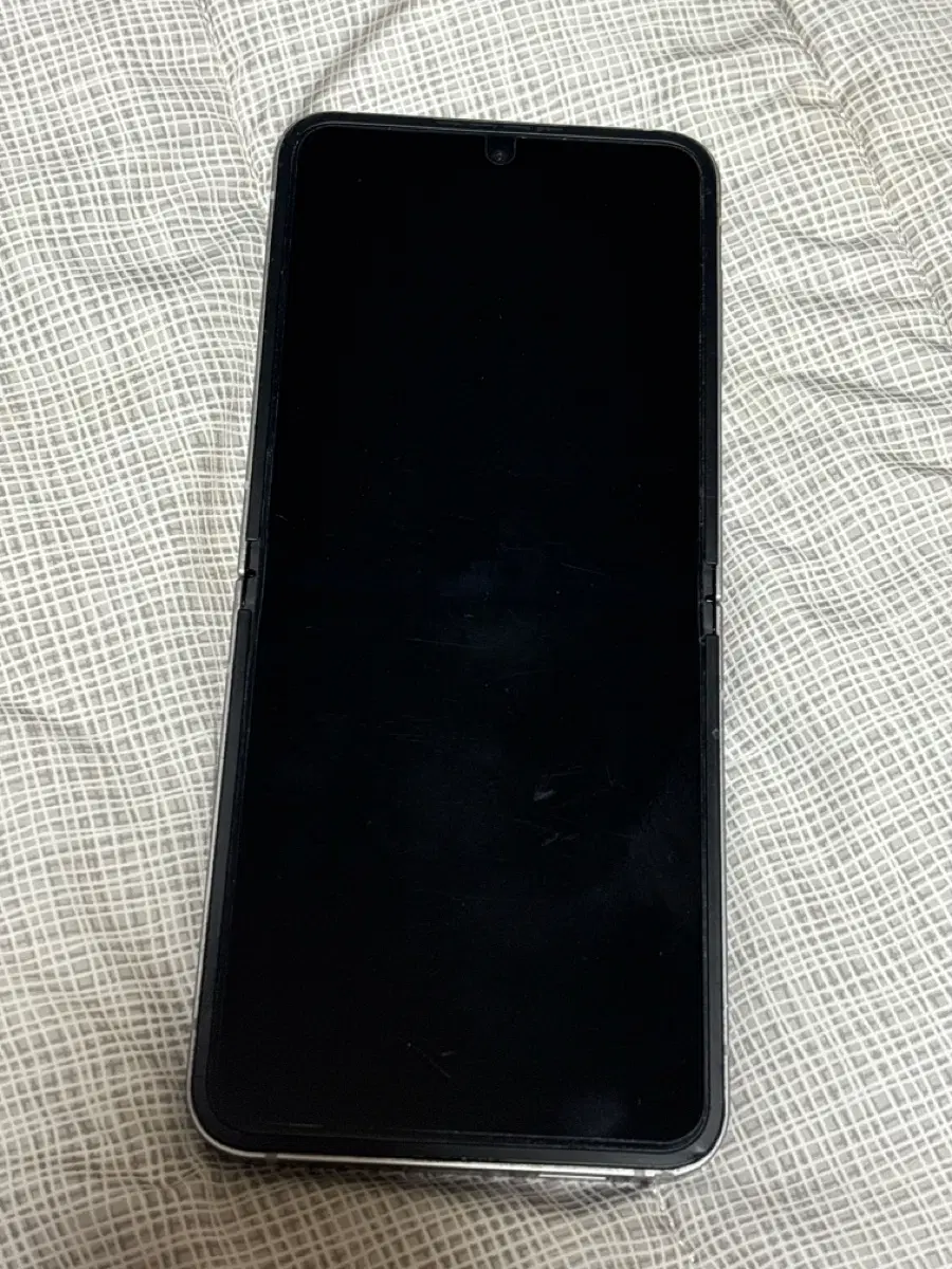 삼성 갤럭시 제트플립6 Z플립6 256GB 실버 팝니다 특A급