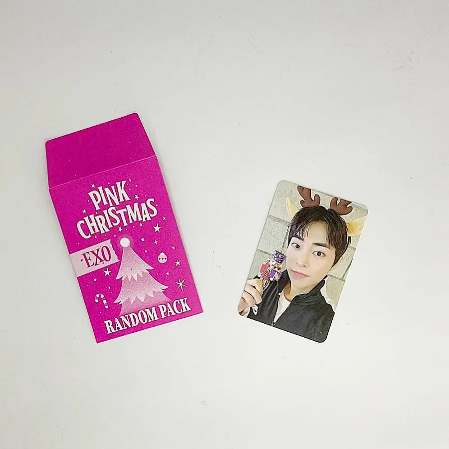 엑소 시우민 2024 핑크 크리스마스 포토카드 포카1 EXO XIUMIN 2024 PINK CHRISTMAS PHOTOCARD 1