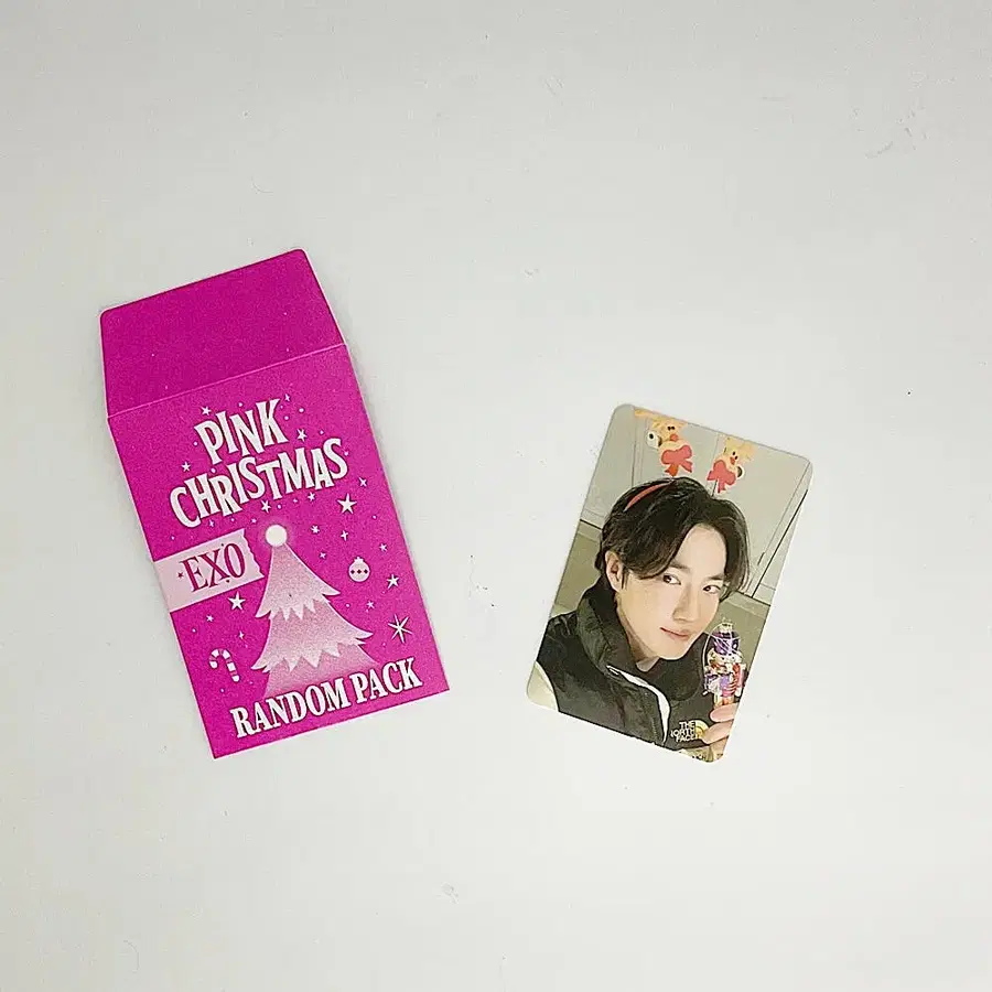 엑소 수호 2024 핑크 크리스마스 포토카드 포카2 EXO SUHO 2024 PINK CHRISTMAS PHOTOCARD 2