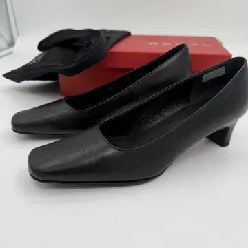 [ 미사용 ] 리걸 펌프스 블랙 23.5cm