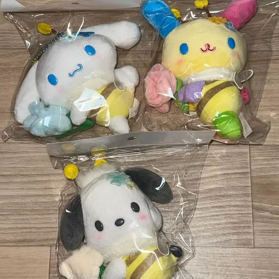 산리오 꿀벌 마스코트 키링