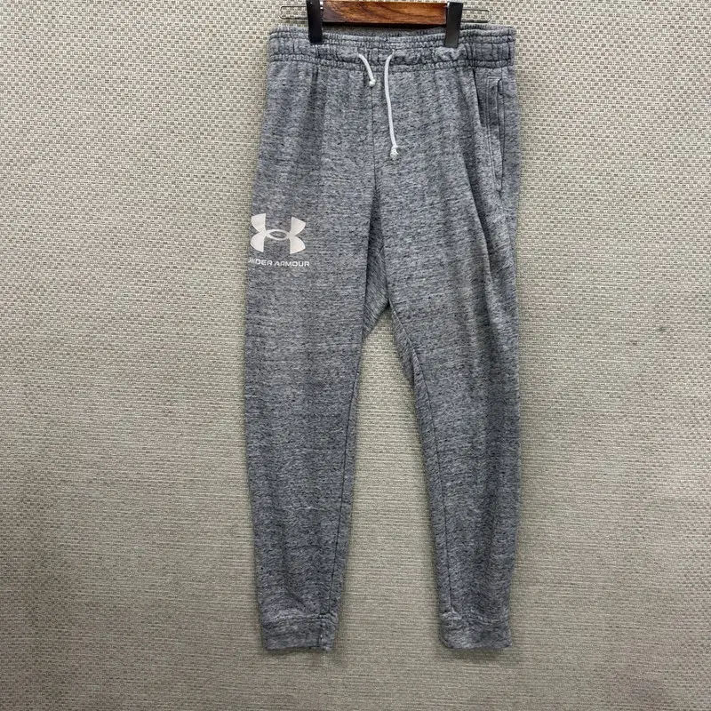 언더아머 츄리닝바지 XL H01436