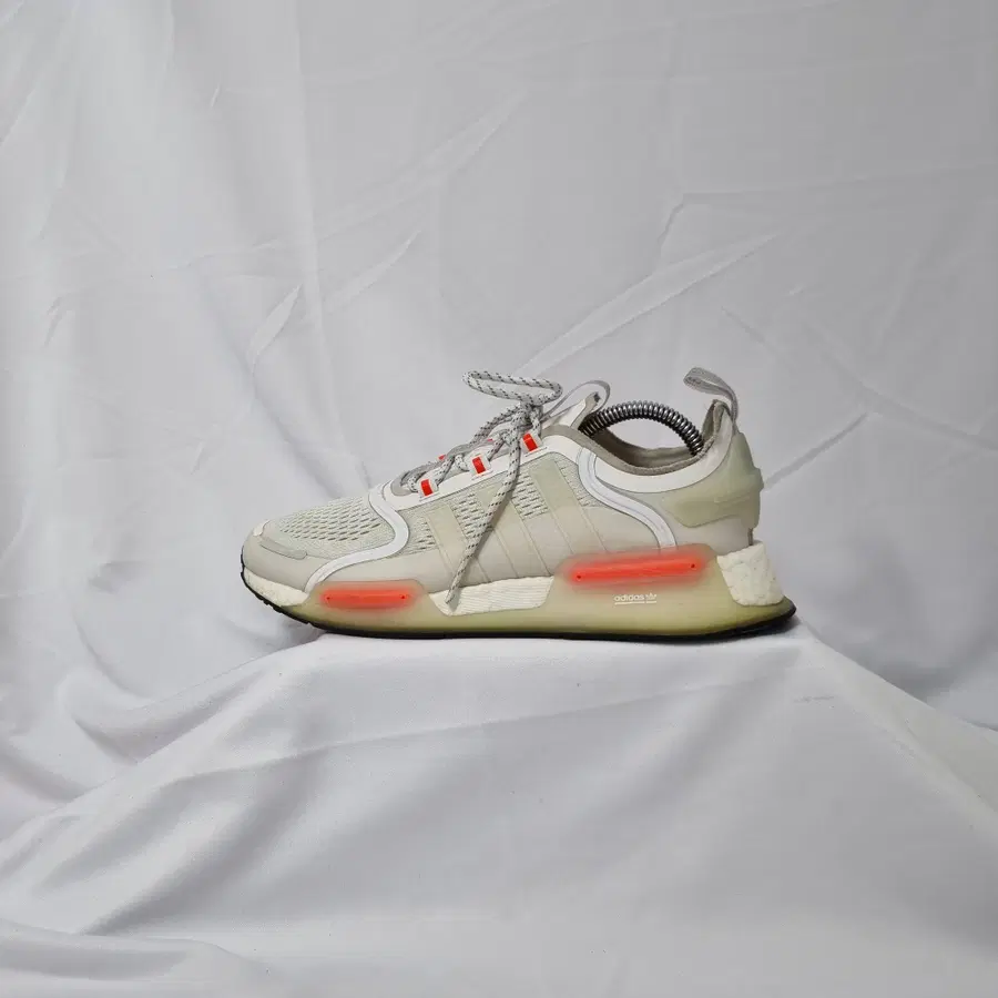 빈티지하서 265 아디다스 NMD V3 스니커즈 운동화