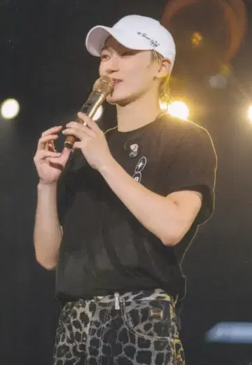 ATEEZ 산 2022 더 펠로우십: 비기닝 오브 디 엔드 인 재팬
