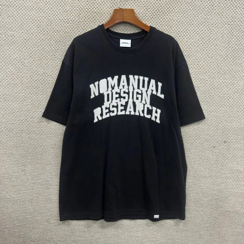 노매뉴얼 반팔티 L H01518