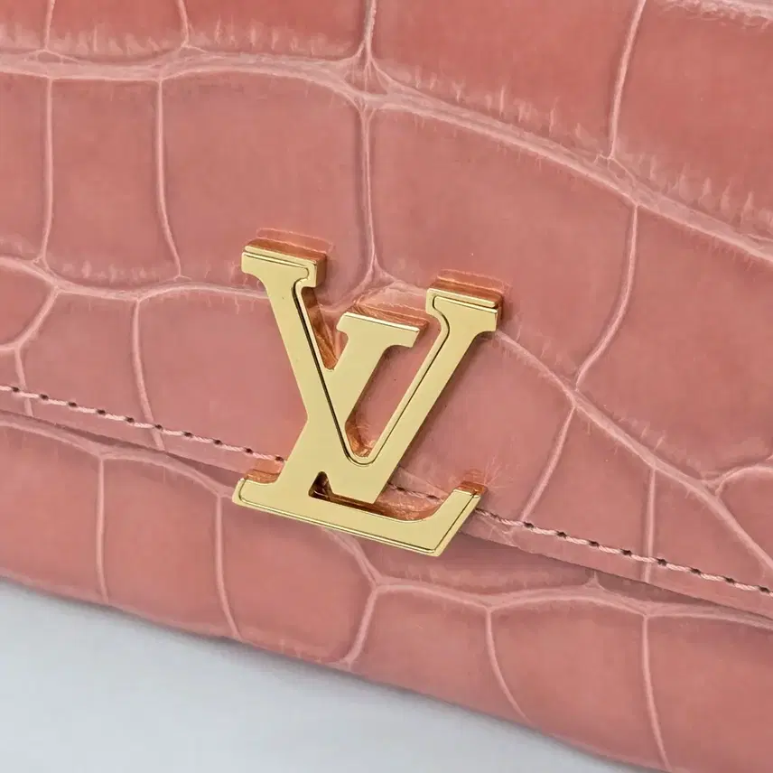 루이비통 [ 새상품 ] LV 카퓌신 이그조틱 엘리게이터 악어 지갑 사진 4