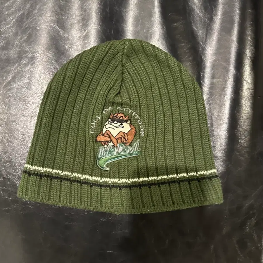 빈티지 90s 루니툰즈 테즈 비니