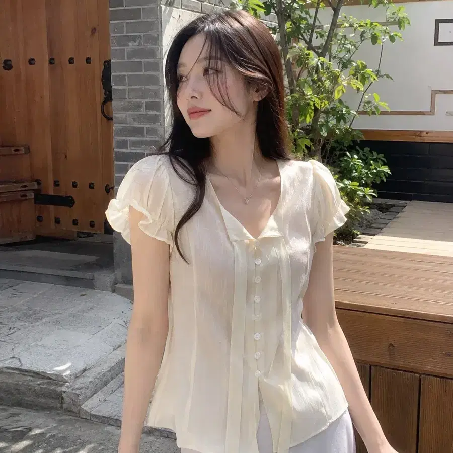 새상품 / 여리 무드 퍼프 블라우스