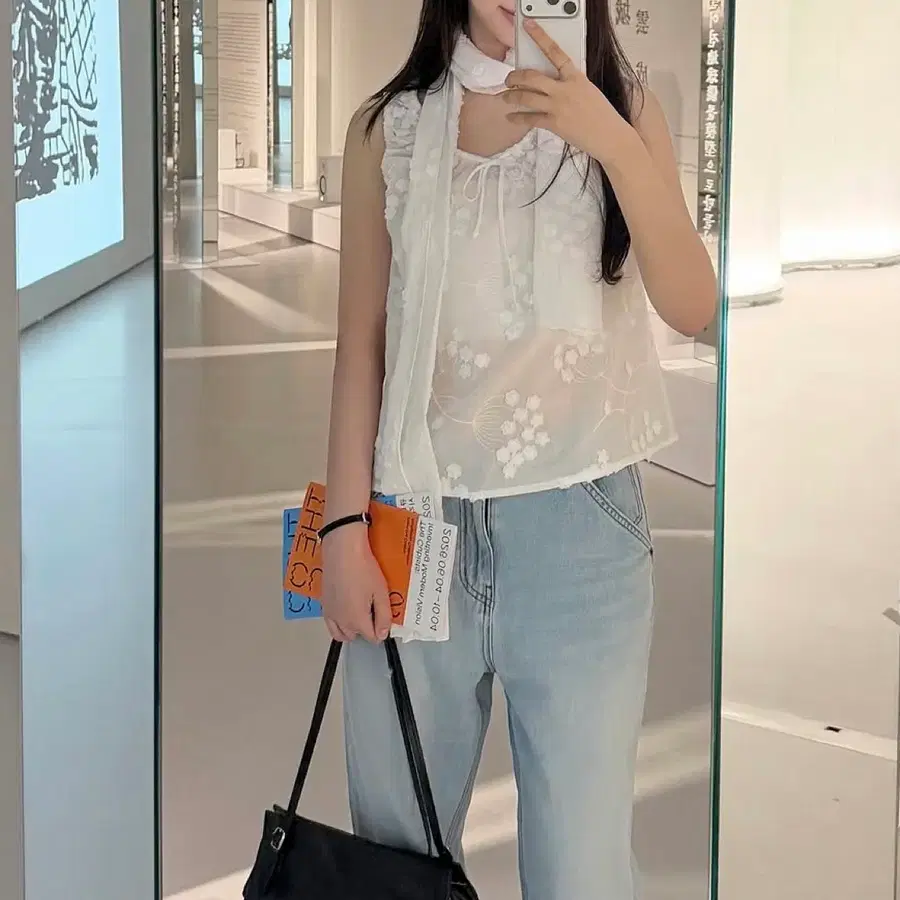 이어닝 플라워 입체감 화이트 레이스 나시 민소매 스카프