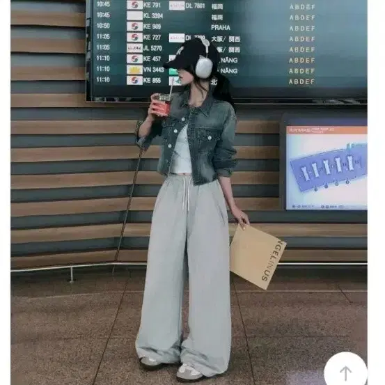 [새것] 베이델리 데님 크롭 청자켓, 흑청