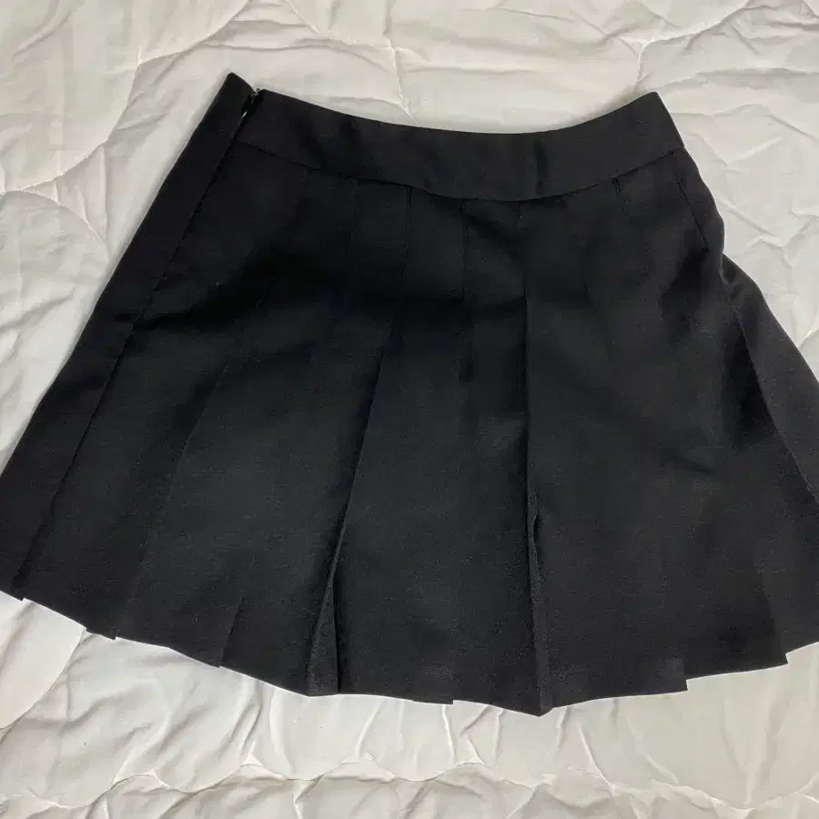 블랙 플리츠 미니 스커트