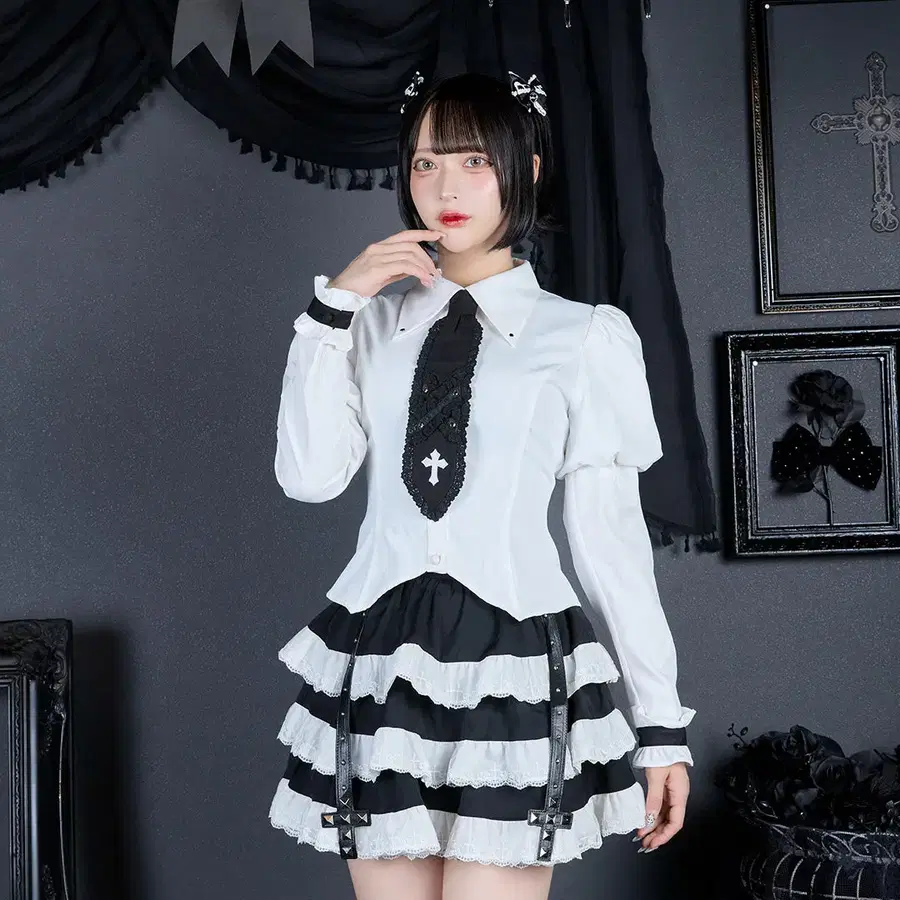 Lafary 라파리 mine 크로스 자수 넥타이 블라우스