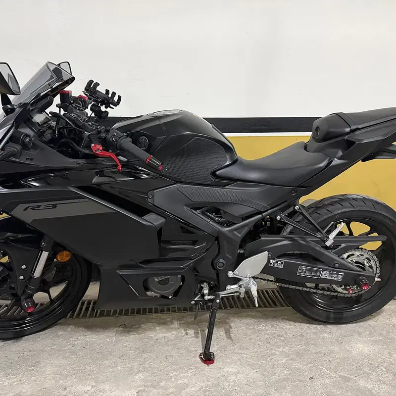 26년 4월 출고 R3 블랙 판매 or 대차 (cbr650r 풀배기)