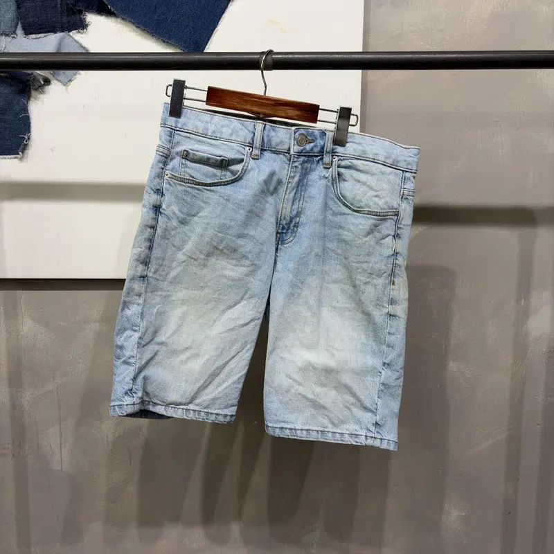 (33인치) 자라 ZARA 캐주얼 워싱 스판 데님 숏팬츠 연청 반바지