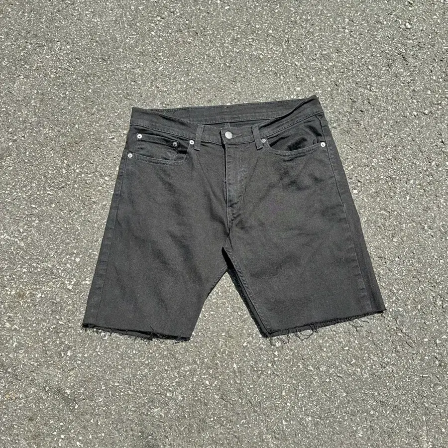 [리바이스] Levis 559 Black Cut-Off Short Pants