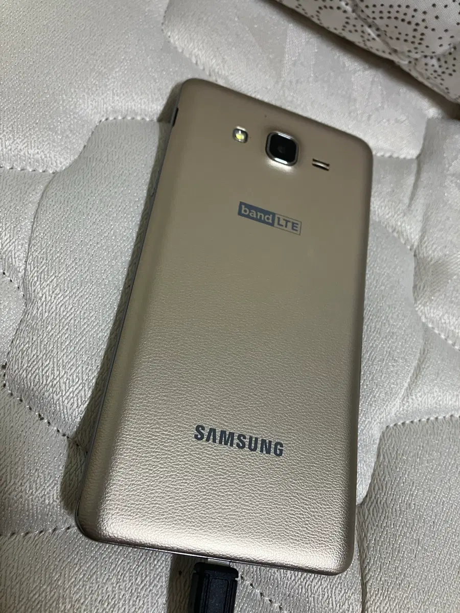 피쳐폰 삼성 금색 와이드폰 sm-g600s