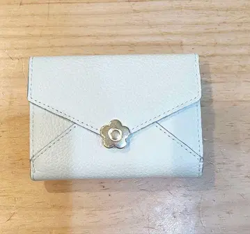 MARY QUANT 시링 D 레터 미니 월렛 [ 화이트 ]