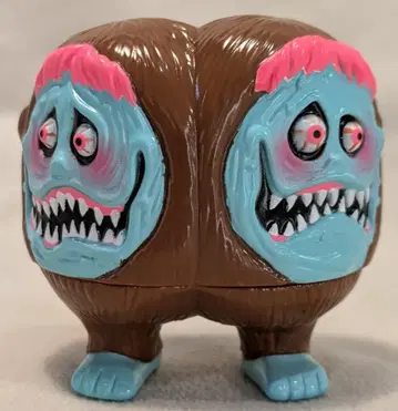 MEDICOMTOY VAG 시리즈 47 SHELTERBANK KOOKYS 브라운 바디/얼굴 민트 그린