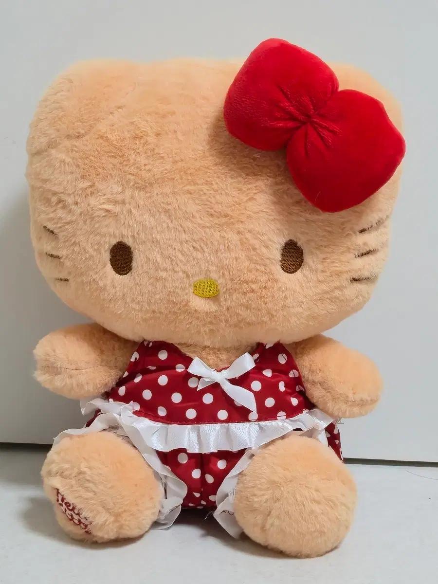 헬로키티 태닝 인형