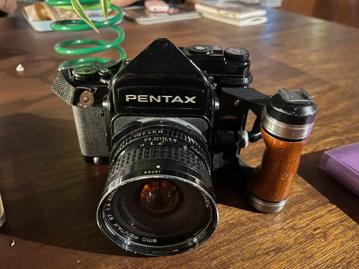 [중형필름카메라] PENTAX 67 후기형 판매 (나무그립 포함)