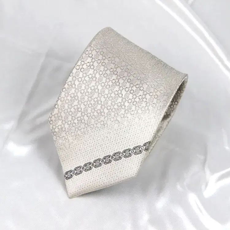루이까또즈 8.8cm 미사용 S등급 남자 명품 넥타이