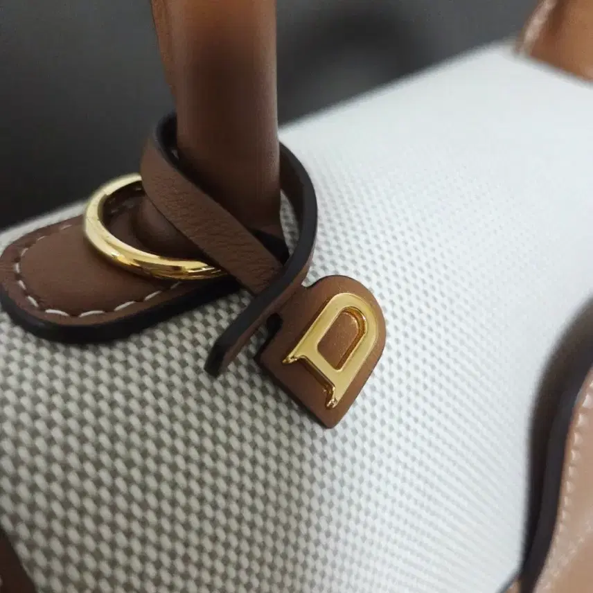 델보 델보(Delvaux)의 아이코닉 라인인 브리앙(Brillant) 캔버스 사진 8