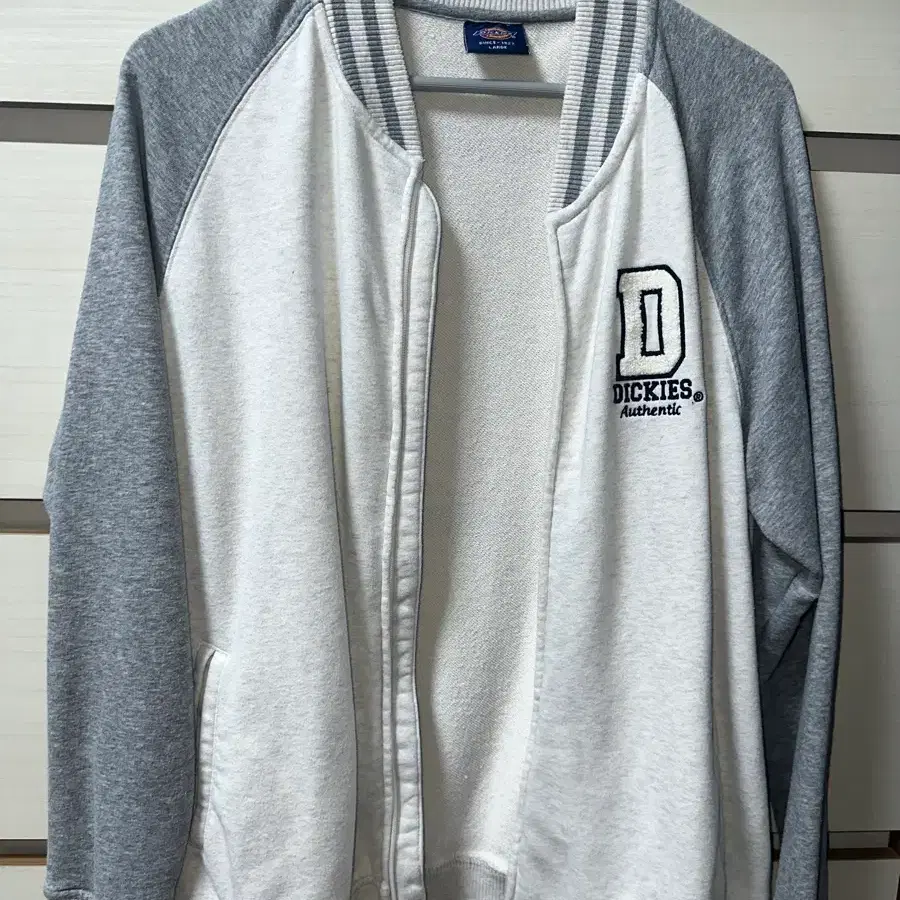 [최상급/네고 가능] 디키즈 Authentic D 로고 배색 스웨트 집업 자켓 (L)