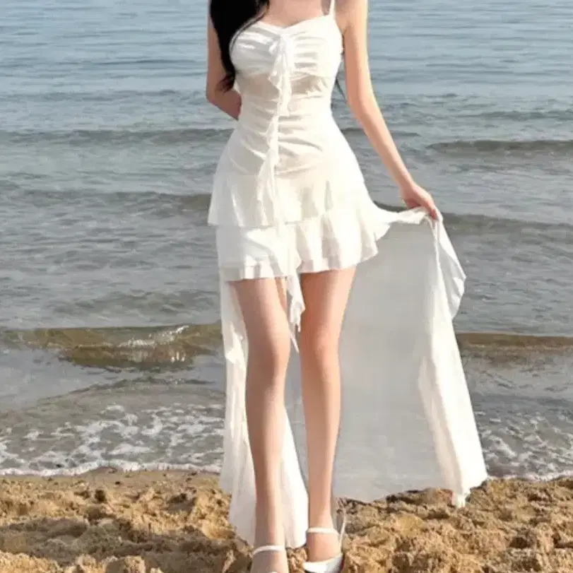 프릴 화이트 롱 드레스