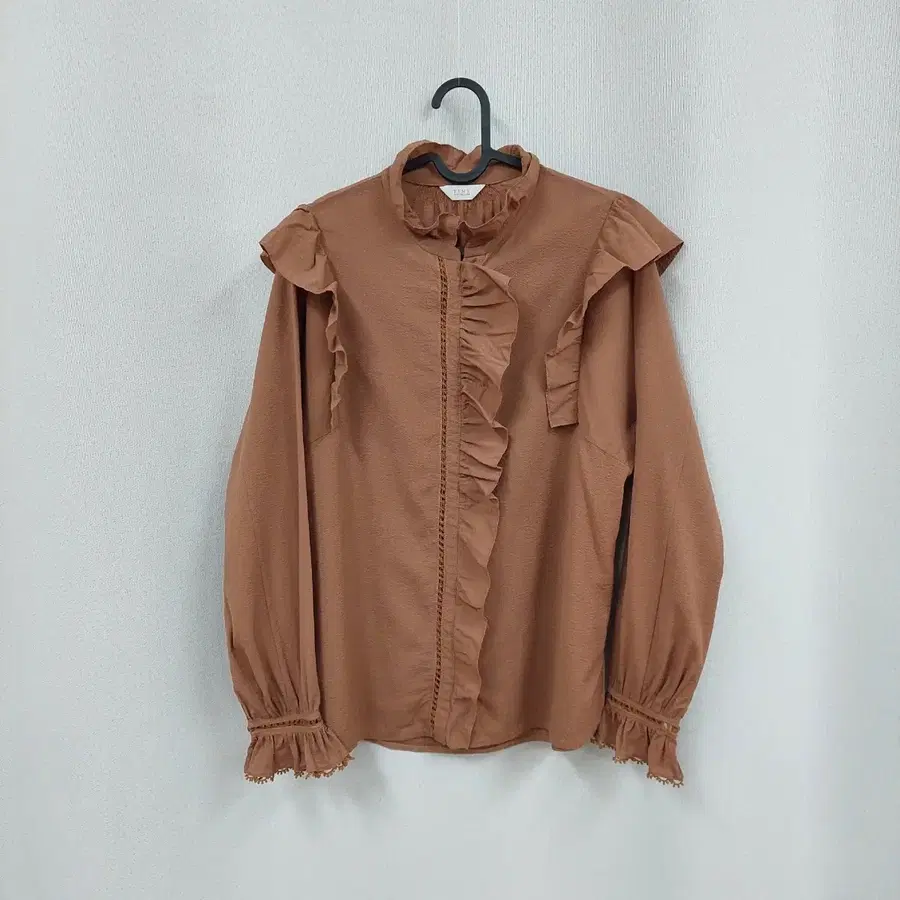 한섬 타임 프릴 블라우스